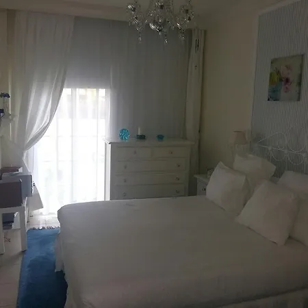 Terrazas Del Duque Apartment *